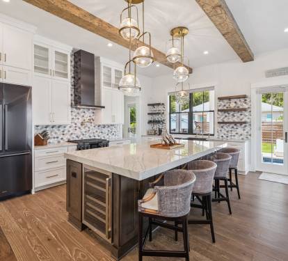 Expansive Chef's Kitchen!