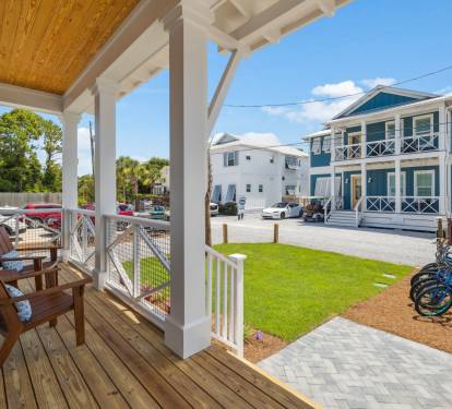 Cozy Front Porch - Perfect for Morning Coffee