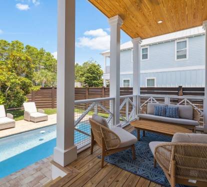 Ample Seating on the Back Patio - Perfect for Relaxing!