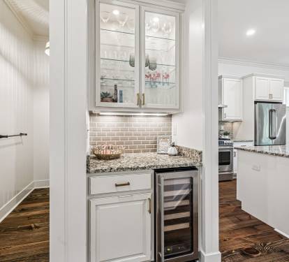 Wet Bar with Wine Cooler!