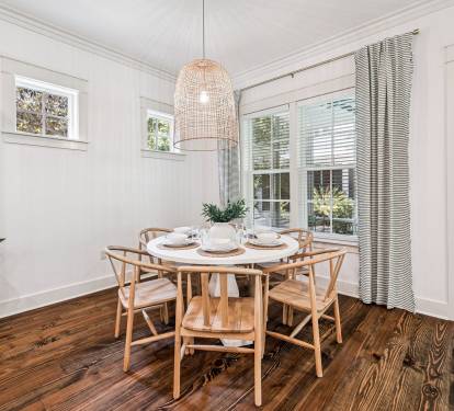 Dining Area with Seating for 6