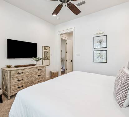 Primary King Suite - Equipped with a Flat-Screen TV