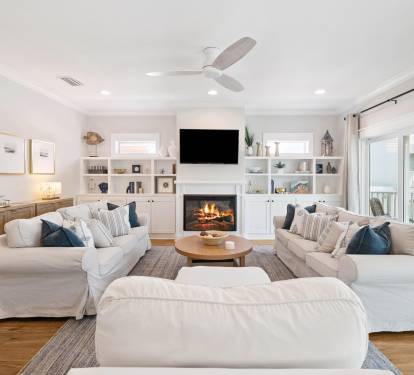 Spacious Living Area - Perfect for Gathering!