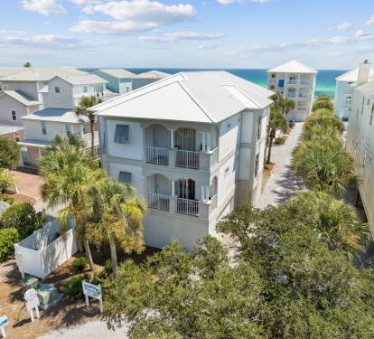 Book Your Next 30A Escape at 'Fore Seasons' Today!