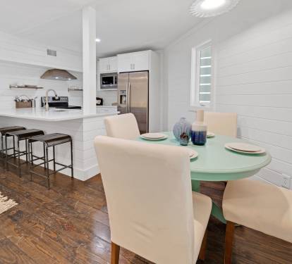 1st Floor - Dining for Four and Three at the Bar