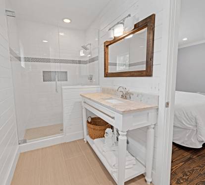 2nd Floor - Primary En Suite