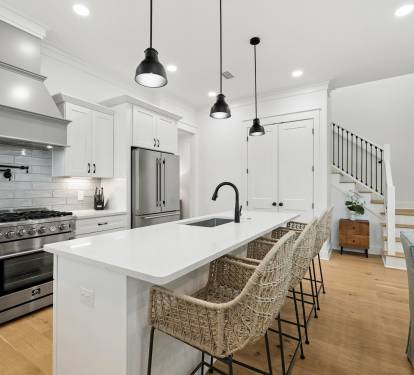 Fully Equipped Chef's Kitchen