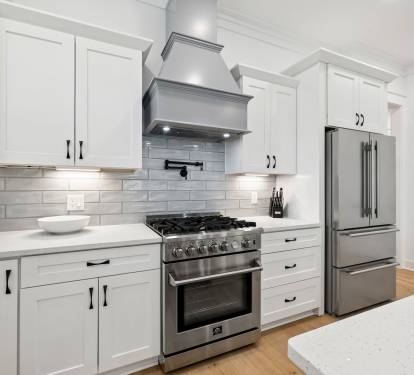 Chef's Kitchen - Equipped with Stainless Steel Appliances