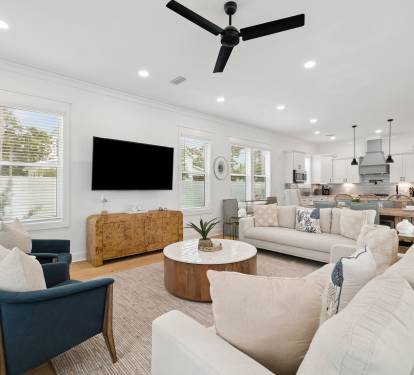 Cozy Living Area - Perfect for Enjoying a Movie Night