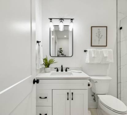 King Guest En-Suite - Single Vanity