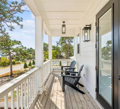 2nd Floor Balcony - Off the King Guest Suite