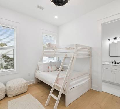 2nd Floor Bunk Room - Twin over Full Bunk