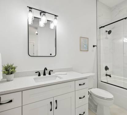 Bunk En-Suite - Single Vanity + Shower/Tub Combo