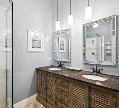 Primary King En-Suite - Dual Vanities