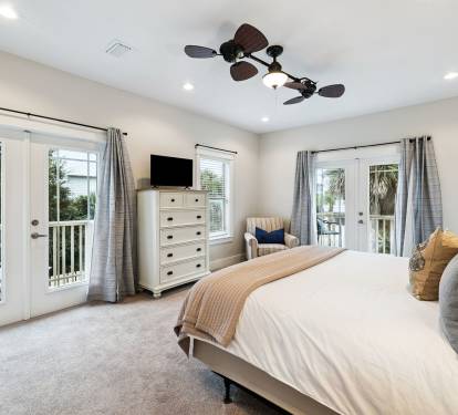 King Guest Suite - Flat-Screen TV + 2 Private Balconies
