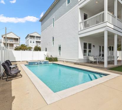 Make a Splash in the Private Pool