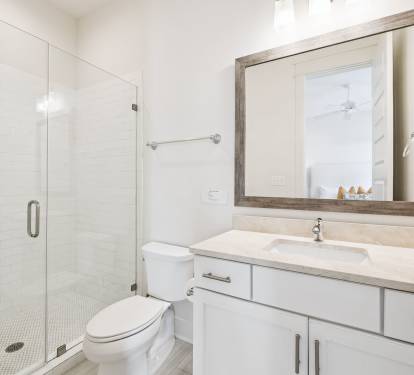 King Guest En-Suite - Single Vanity + Walk-In Shower