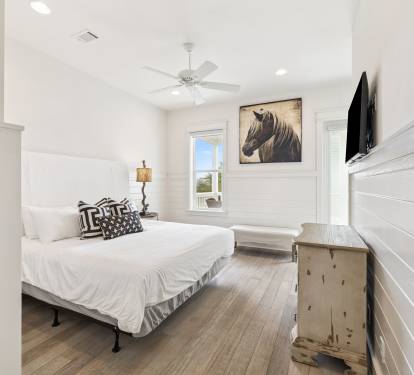 2nd Floor - King Guest Suite