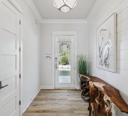 Inviting 1st Floor Entry