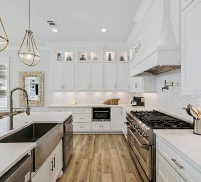 Fully Equipped with Stainless Steel Appliances