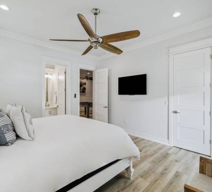 King Guest Suite - Balcony Access + Flat-Screen TV