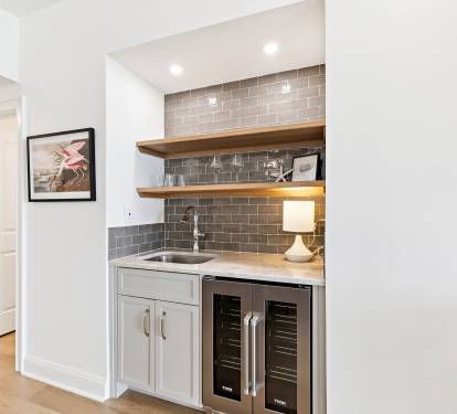 Wet Bar - Equipped with Wine Cooler
