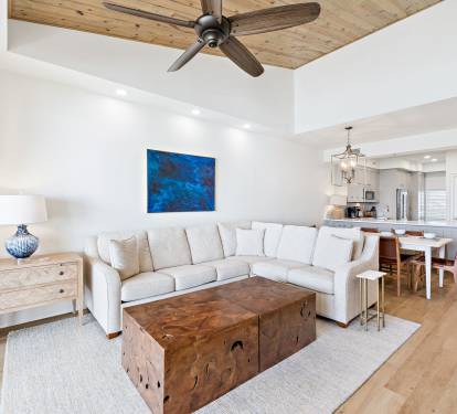 Cozy Sectional Sofa - Perfect for a Cozy Movie Night