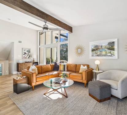 Cozy & Well Lit Living Area