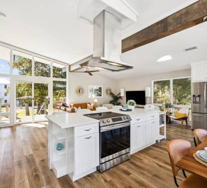 Fully Equipped Chef's Kitchen with Stainless Steel Appliances