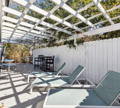 Ample Seating - Sun Loungers & Al Fresco Dining