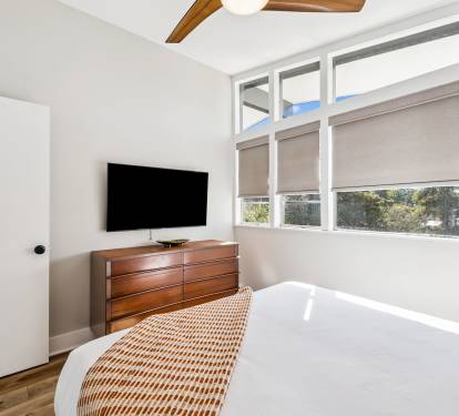 Queen Guest Suite - Equipped with a Flat-Screen TV