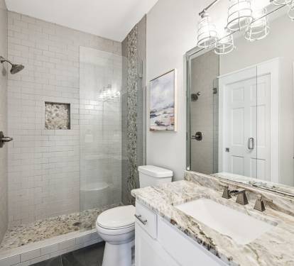 Queen Guest En-Suite - Single Vanity + Walk-In Shower