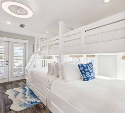 3rd Floor Bunk Room - 2 Twin Over Full Bunks, Flat-Screen TV & Private Balcony