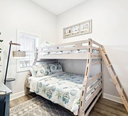 Bunk Room - Twin Over Full Bunk