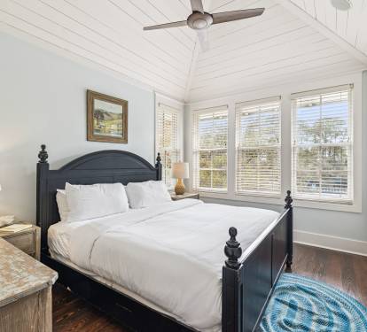 King Guest Suite - Equipped with a Flat-Screen TV