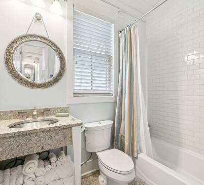 King Guest En-Suite - Single Vanity + Shower/Tub Combo