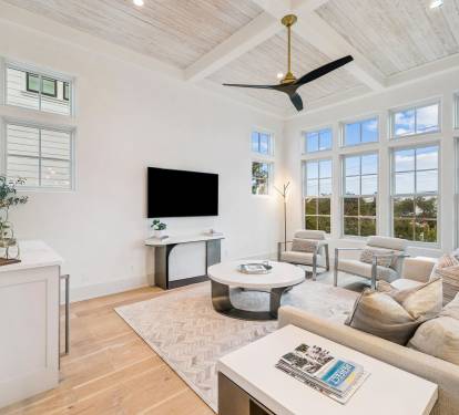 Bright & Airy Living Area with Ample Seating