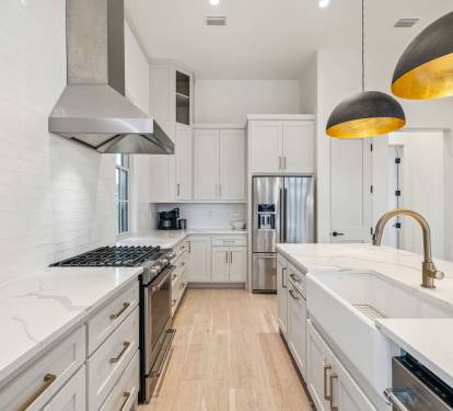 Spacious & Fully Equipped with Stainless Steel Appliances