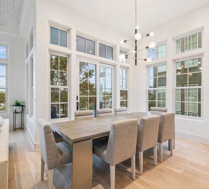 Spacious Dining Area with Seating for 8
