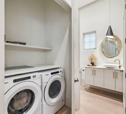 Full Size Washer & Dryer on the 2nd Floor