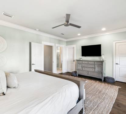 Primary King Suite - Private Balcony + Flat-Screen TV