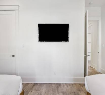 Full Guest Suite - Equipped with a Flat-Screen TV