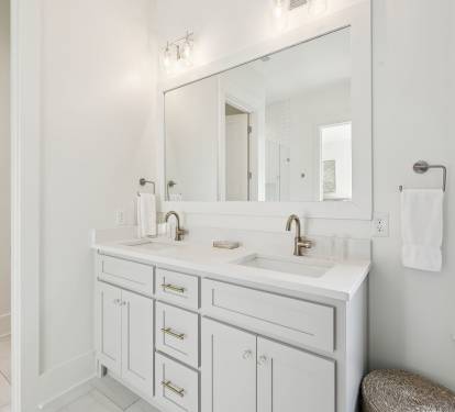 Primary King En-Suite - Dual Vanities