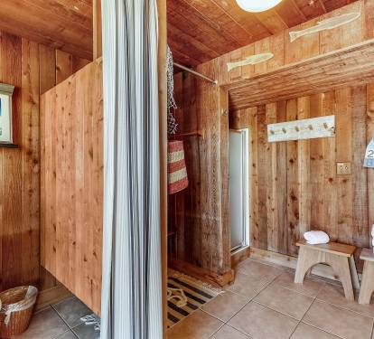 Guest Bathroom 1