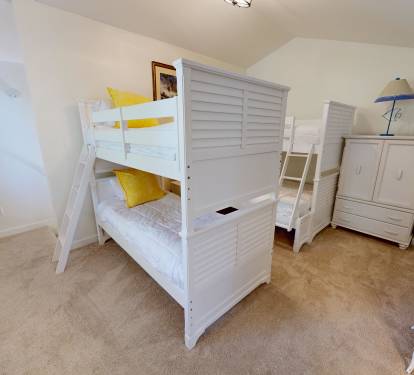 Guest Bedroom 2 (2nd Floor)