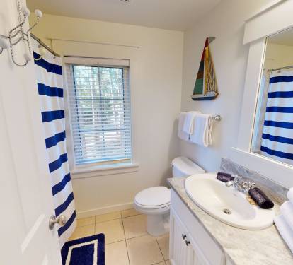 Guest Bathroom 2 (2nd Floor)