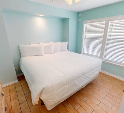 Master Bedroom (1st Floor)