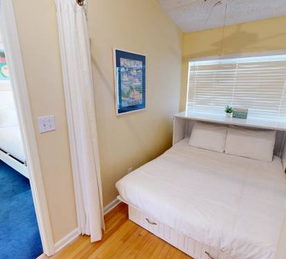 Guest Bed 1 (Hallway Upstairs)