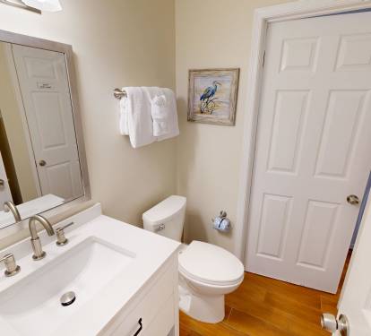 Bathroom 1 (Hallway)