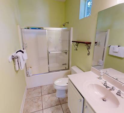 Guest Bathroom 1 (2nd Floor)